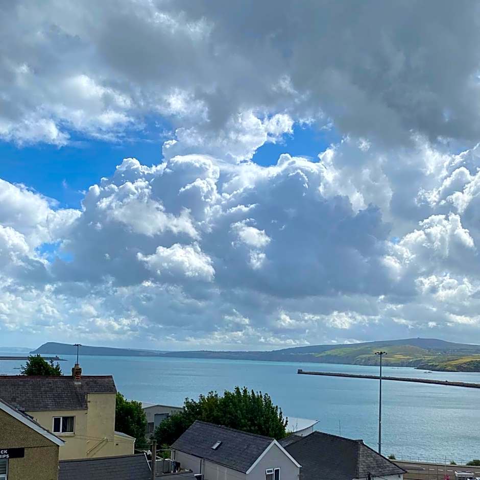 Rose and Crown Hotel & Hope and Anchor Bar