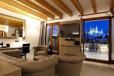 Sky Suite with Jacuzzi