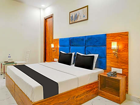 Hotel O Holiday First