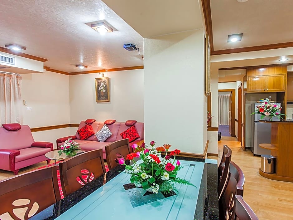 OYO 796 Paradise Sukhumvit Hotel