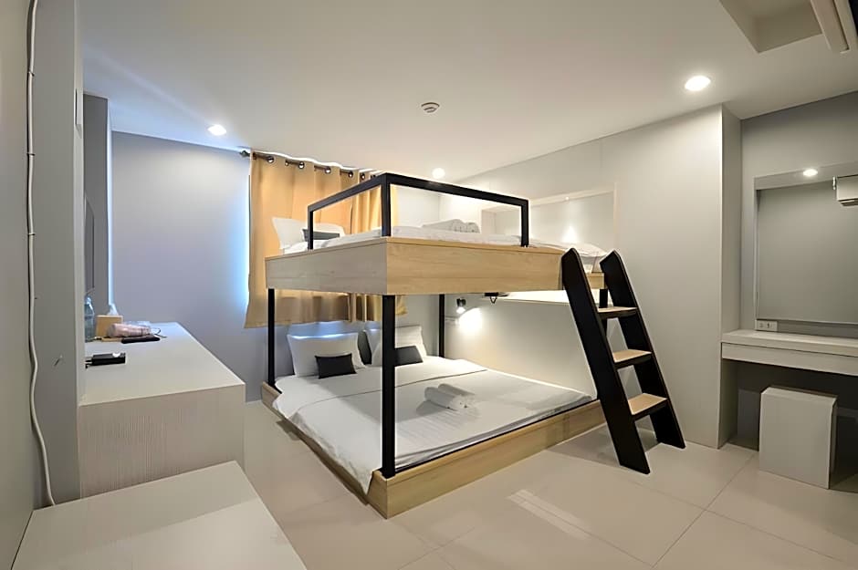 De Lux Bangkok Hotel 