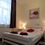 Happy Hotel