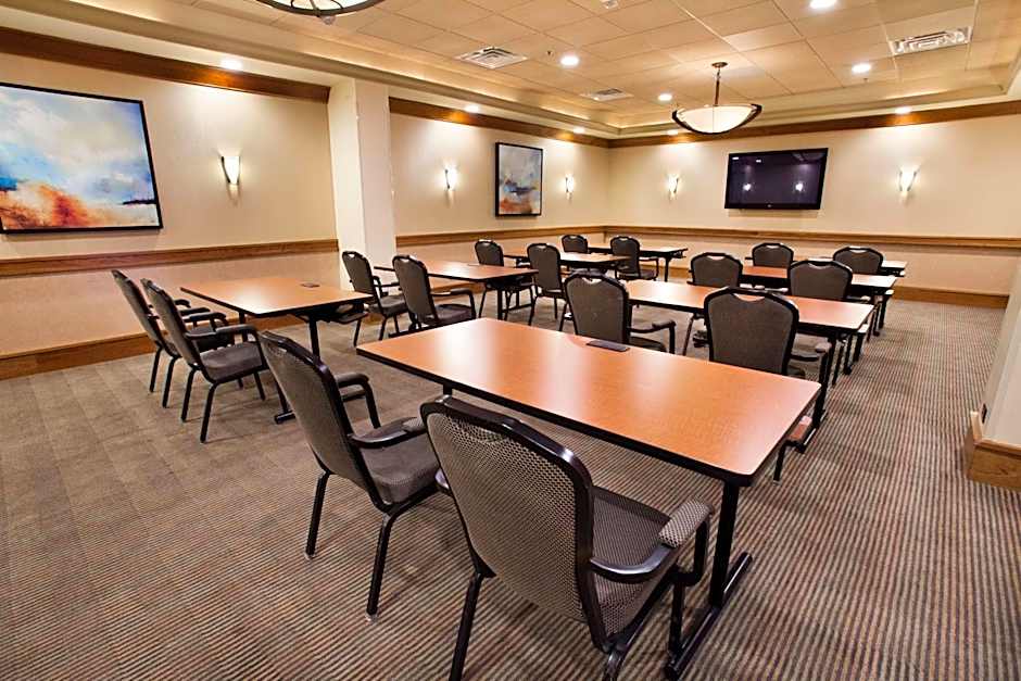 Hilton Suites Chicago Oak Brook