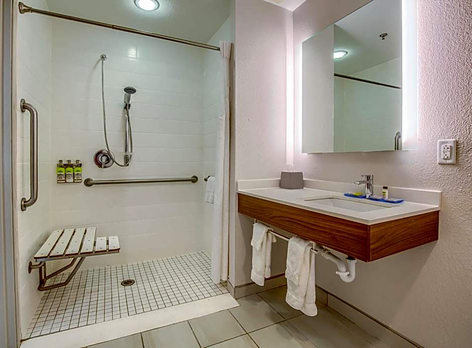 Holiday Inn Express Hotel & Suites Gulf Shores By IHG