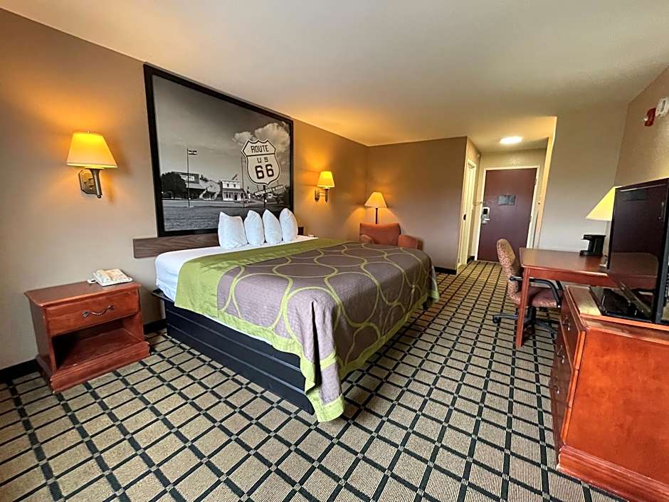 Super 8 by Wyndham Rolla