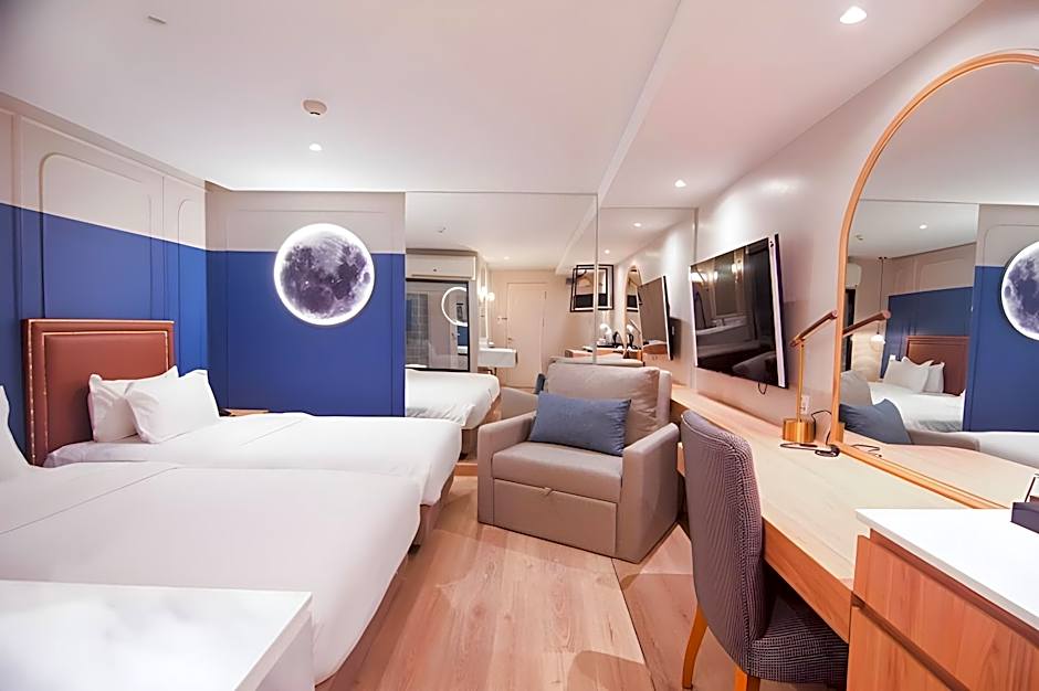 Thee Bangkok Hotel by TH District