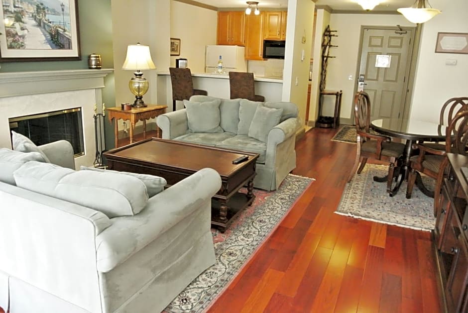 Cow Hollow Inn and Suites