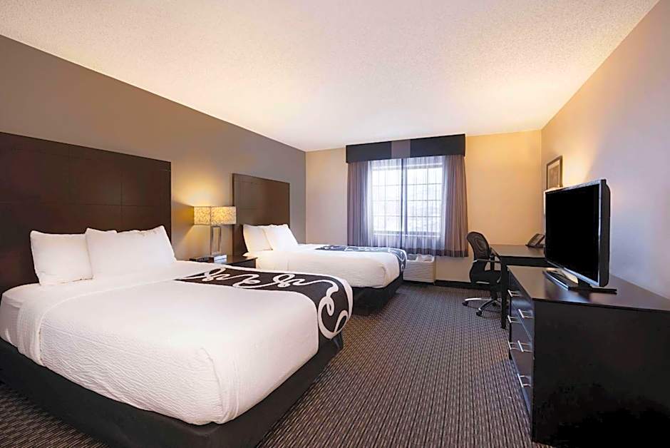 La Quinta Inn & Suites by Wyndham Cleveland Macedonia