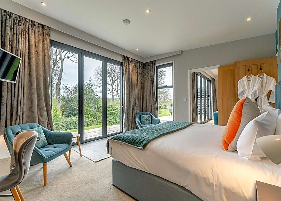 Swanborough Lakes Luxury Lodges