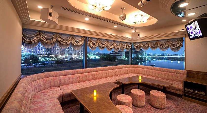 Takarazuka Onsen Hotel Wakamizu