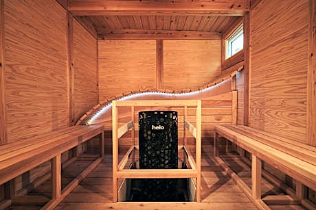 Deluxe Suite with Spa Bath