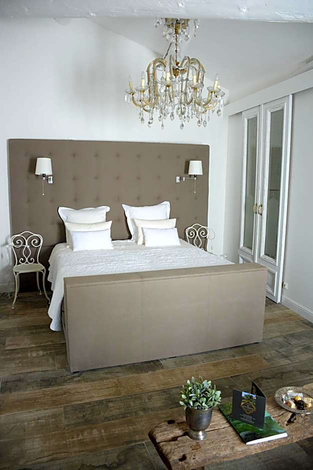 Le Petit Chateau