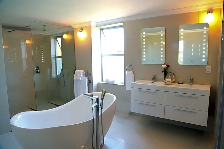 Misty Waves Boutique Hotel