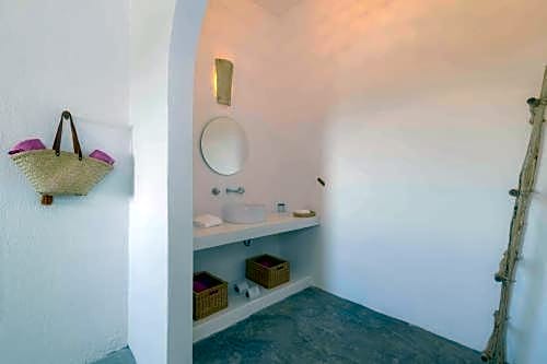 Punta Blanca Beachfront Suites