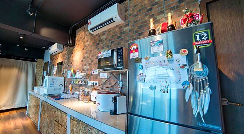 Homy Seafront Hostel