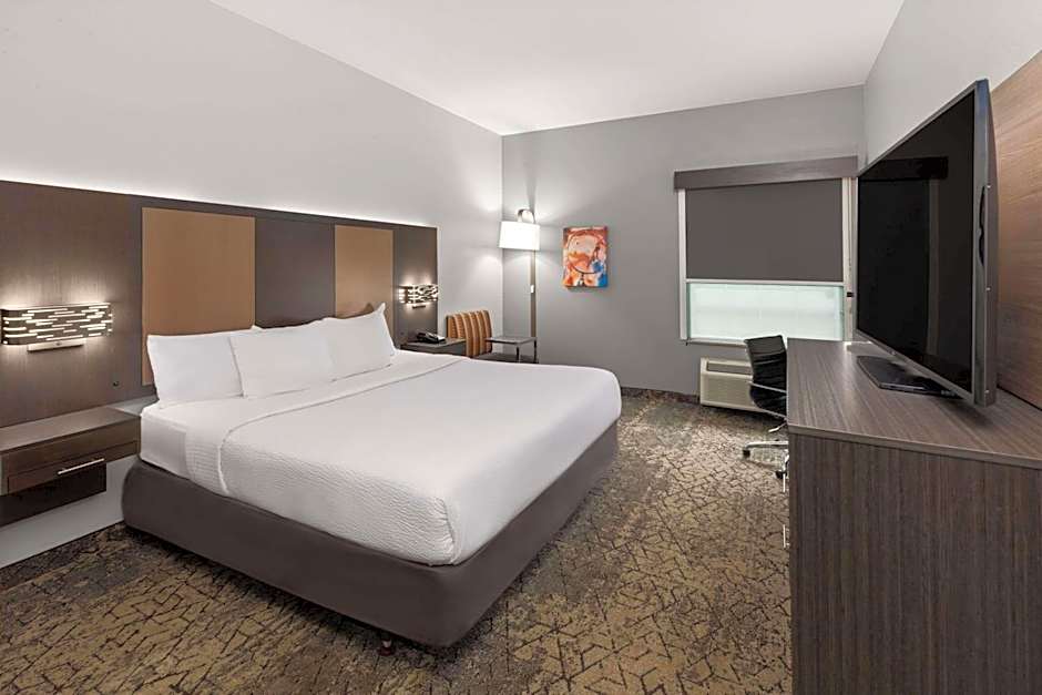 La Quinta Inn & Suites by Wyndham Mcalester