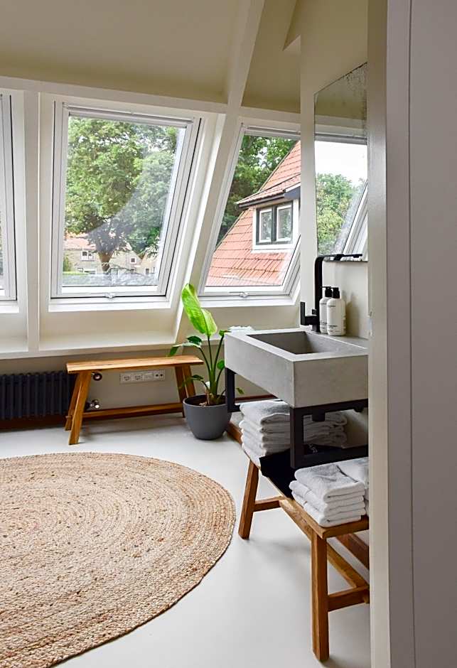 Van Heeckeren Apartments & Suites Nes