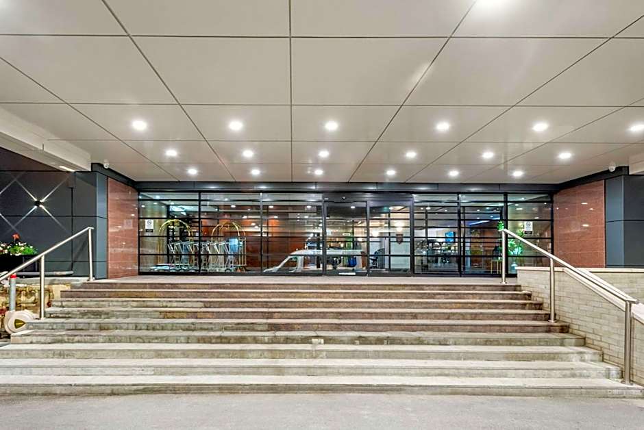 Quality Hotel Dorval Aeroport