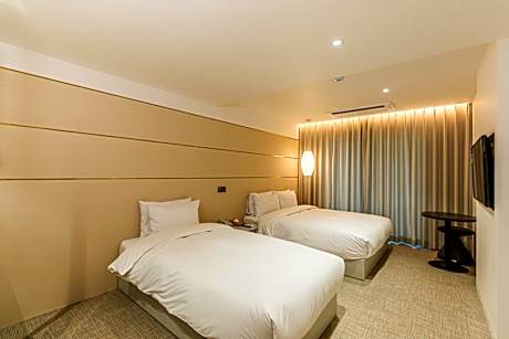 Premier Twin Room