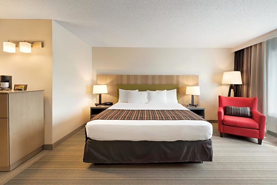 Country Inn & Suites by Radisson, Chippewa Falls, WI