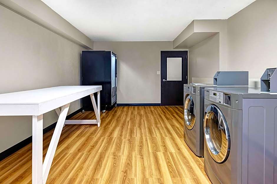 Motel 6 Indianapolis IN