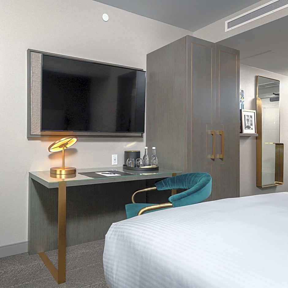 Photo 1 of 2 of Petite 1 Queen Bed, Hearing/Mobility Accessible, Roll in Shower