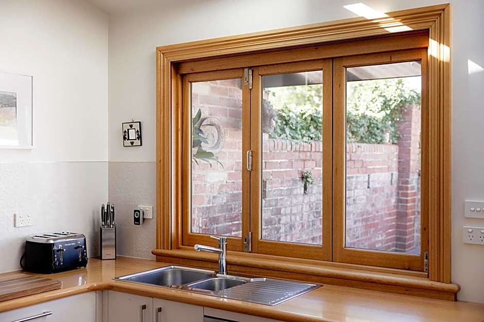 Serenity and style in Sandy Bay