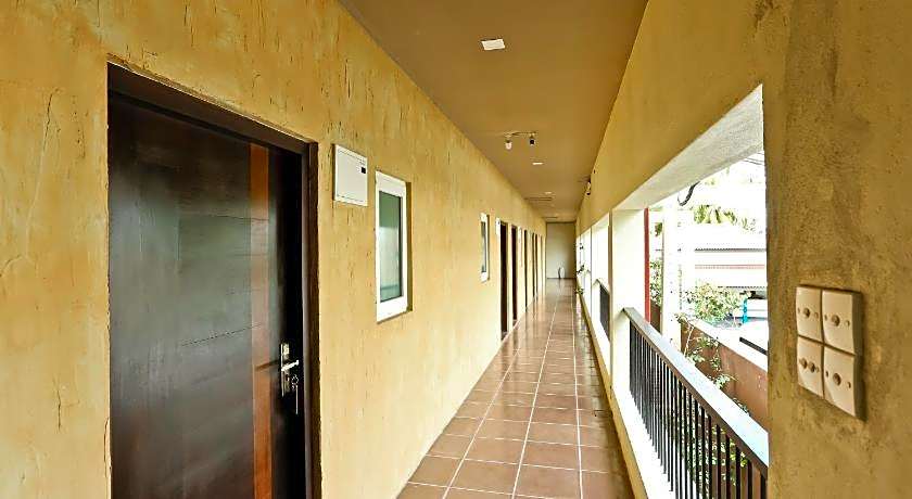 Golden Star Beach Hotel