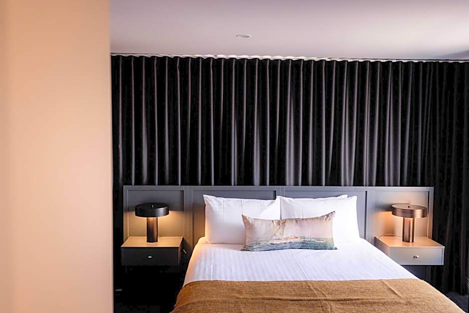 Shipwrights Arms Hotel