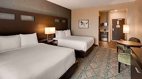 2 Queen Beds Nonsmoking