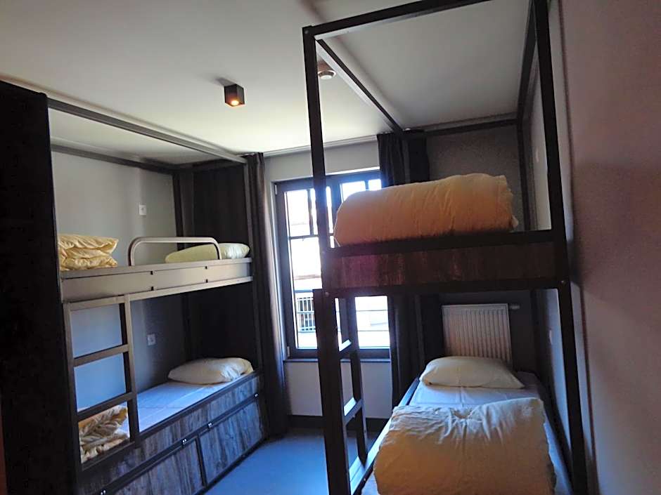 Brxxl 5 City Centre Hostel