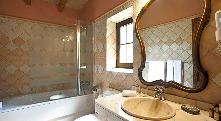 Es Quatre Cantons Hotel