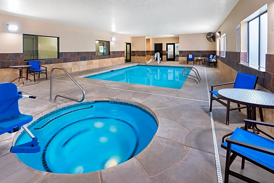 Holiday Inn Express & Suites Albuquerque-N. Balloon Fsta Park By IHG