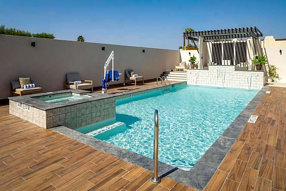 DoubleTree by Hilton Laredo