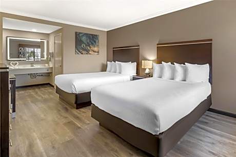 Queen Room with Two Queen Beds - Upstairs/Smoking