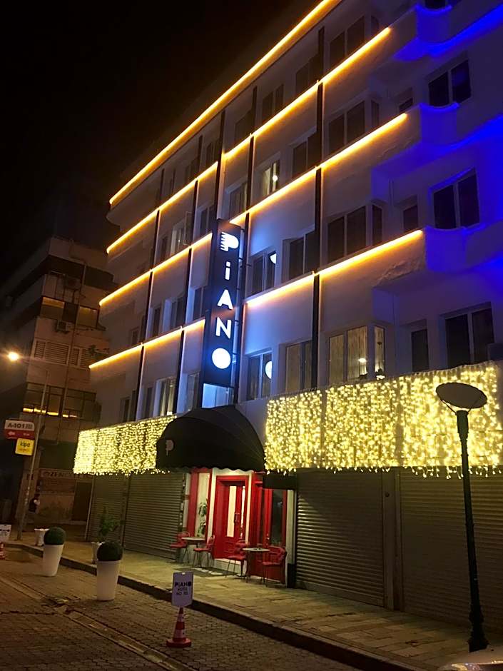 Piano Hotel