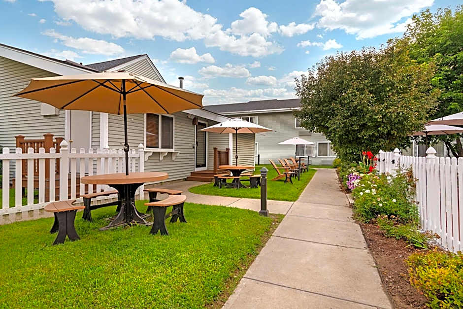 Best Western Plus Windjammer Inn & Conference Center