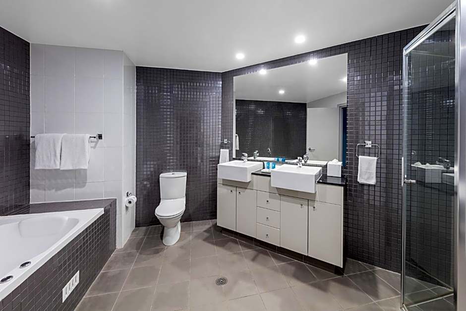 Meriton Suites Waterloo