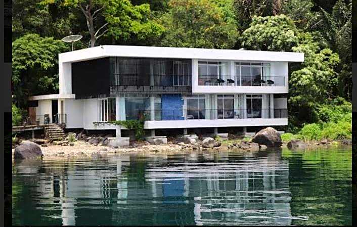 Tiara Bunga Hotel & Villa