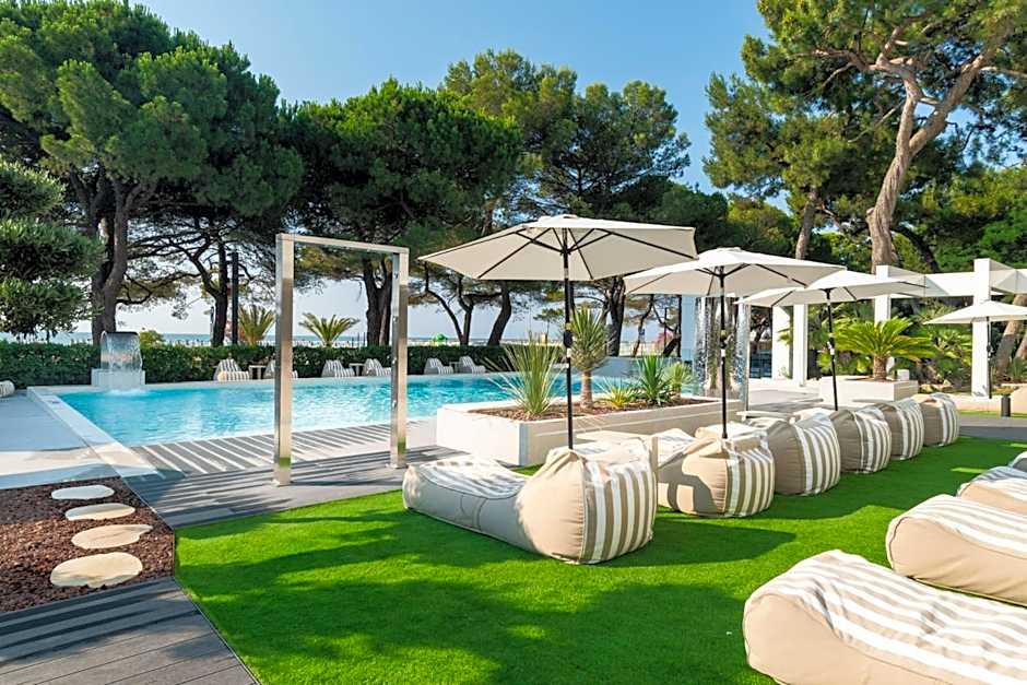 International Beach Hotel