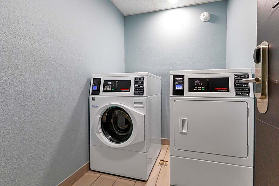 La Quinta Inn & Suites by Wyndham Jacksonville Mandarin