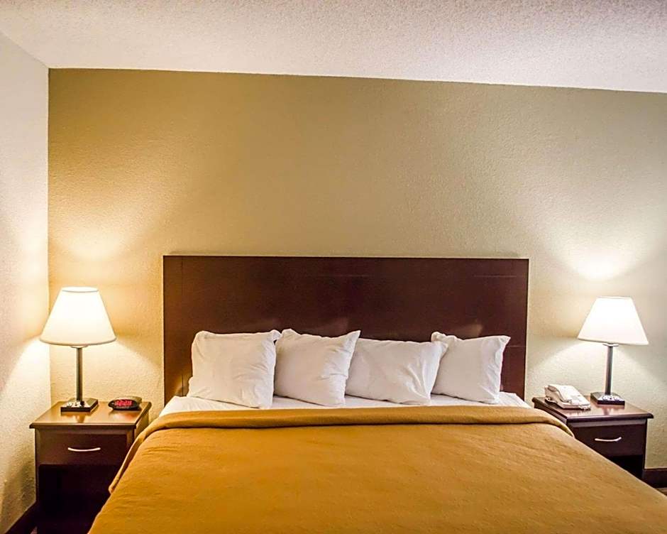 Quality Inn & Suites Pensacola