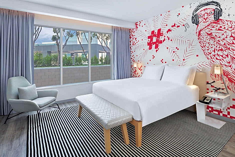 Radisson Red Dubai Silicon Oasis