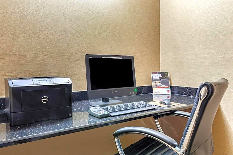 Comfort Suites Escanaba West