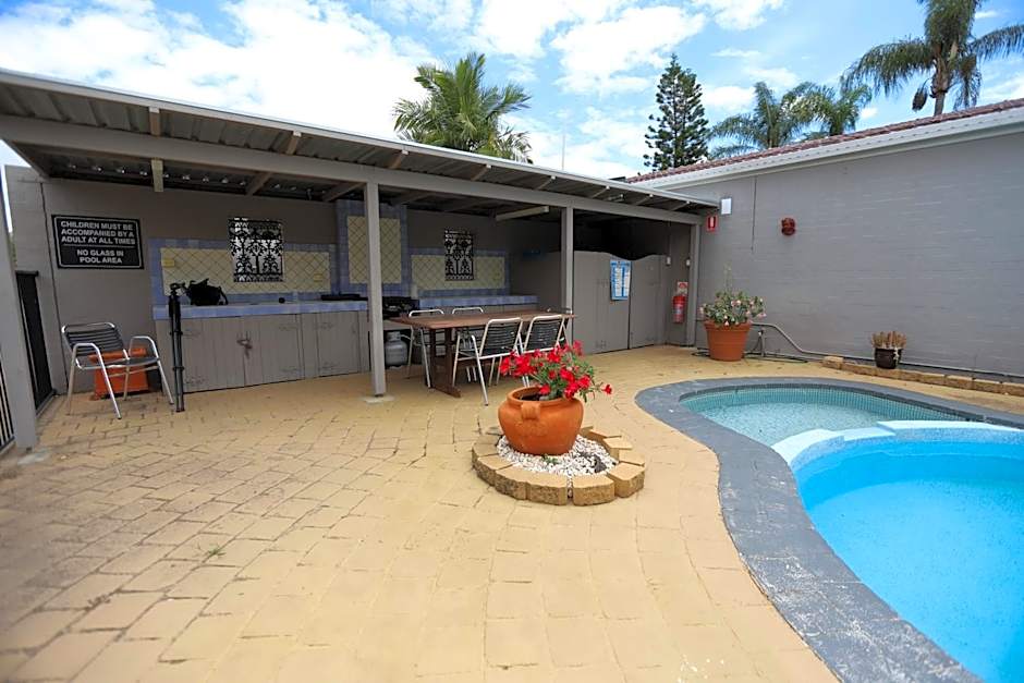 The Town House Motor Inn