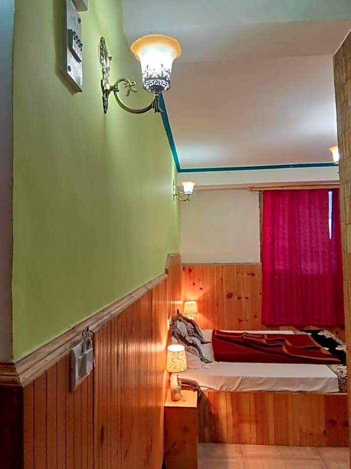 Hotel Hadimba Heights – Manali, PA
