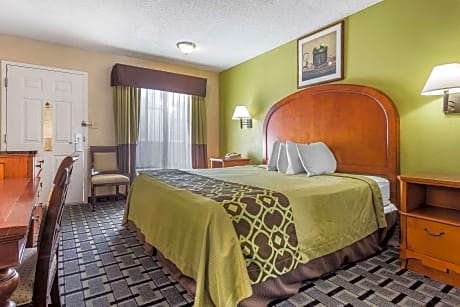 1 King Bed, Nonsmoking