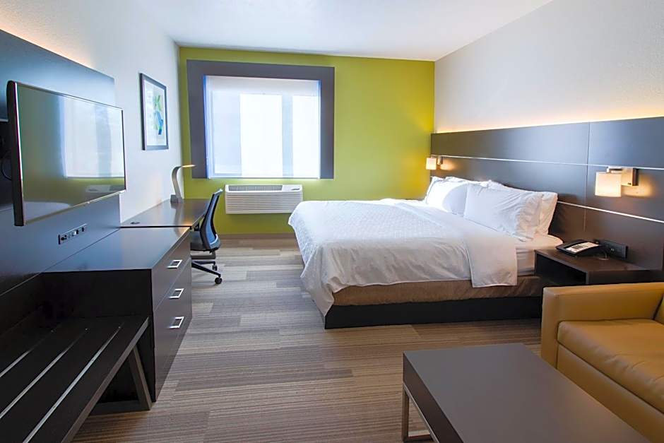 Holiday Inn Express & Suites Worthington By IHG