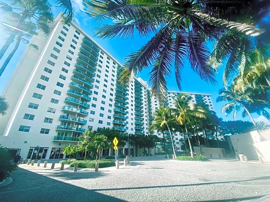 Ocean Reserve Piso 7 STR-310