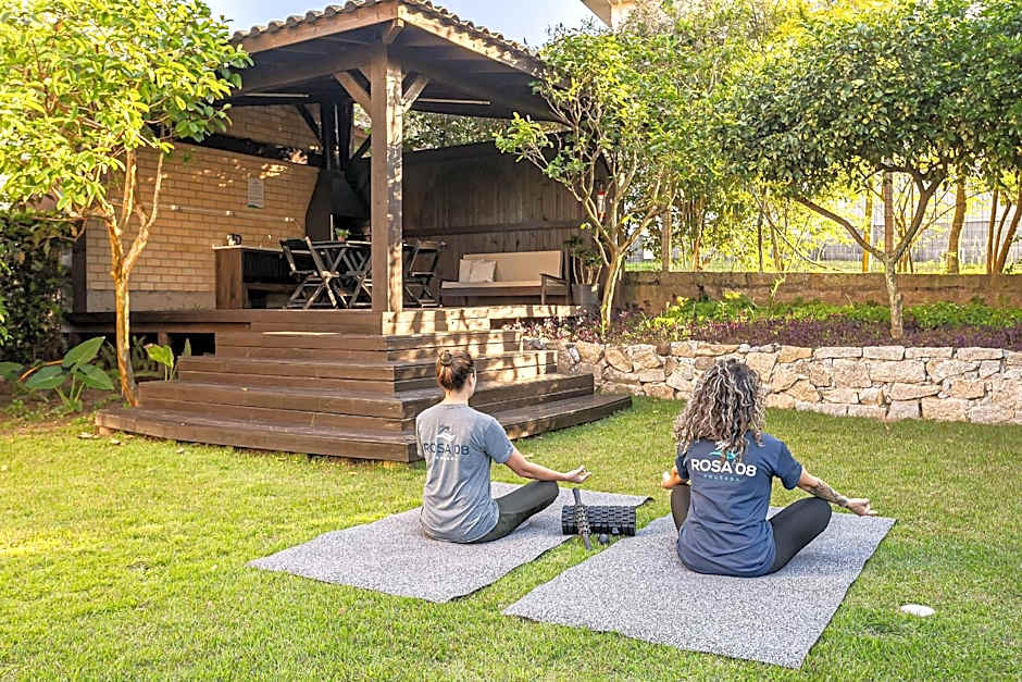 Pousada Rosa 08 - Café da manhã Gourmet, Suítes com Banheira a 150m do Centrinho da Praia do Rosa